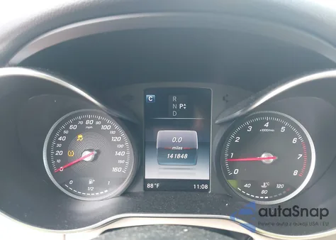 2017 Mercedes-Benz C 300 4Matic/Luxury 4Matic/Sport 4Matic z USA, uszkodzony, nr VIN 55SWF4KB1HU192250